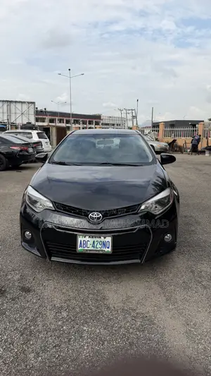 Toyota Corolla 2015 Black
