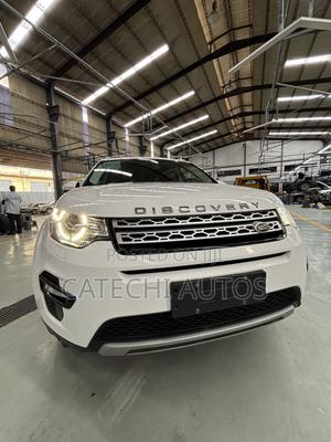Land Rover Discovery 2015 White