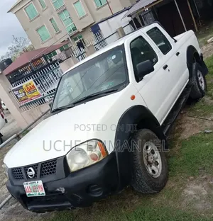 Nissan NP300 2013 White