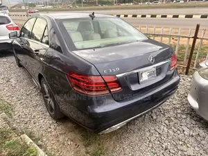 Mercedes-Benz E350 2014 Blue