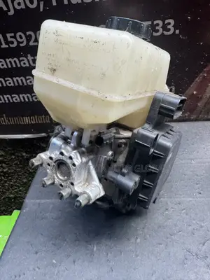Lexus LX570 2010–2015 ABS Module Pump Replacement