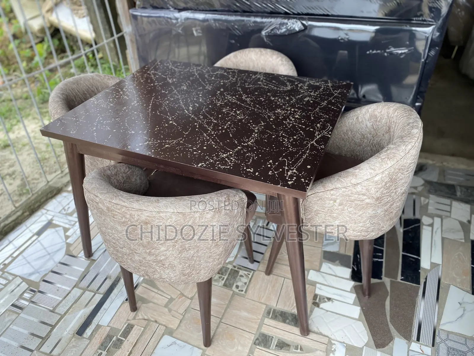 4 Seater Dinning Set