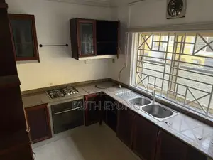 2bdrm Townhouse / Terrace in Lekki Phase 1 for rent