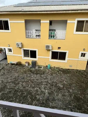 2bdrm Townhouse / Terrace in Lekki Phase 1 for rent