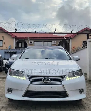 Lexus ES 350 FWD 2014 White