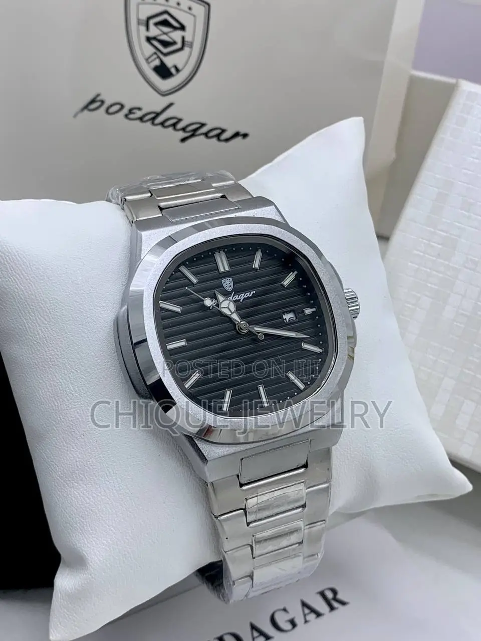 Poedagar Date Display Chain Watch