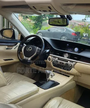 Lexus ES 350 FWD 2014 White