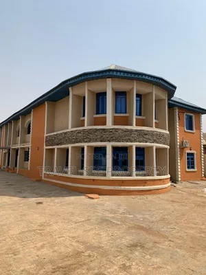 2bdrm Block of Flats in Private Estate for sale