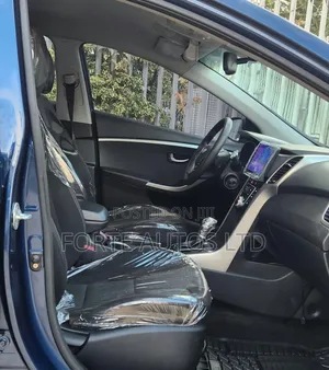 Hyundai Elantra Sport PZEV 4dr Sedan (2.0L 4cyl 6A) 2014 Blue