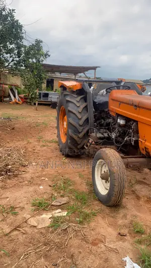 Fiat Tractor 640