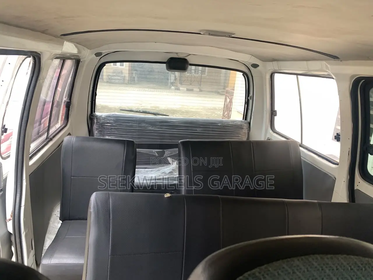 Toyota HiAce 2002 White