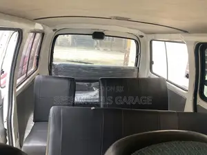 Toyota HiAce 2002 White