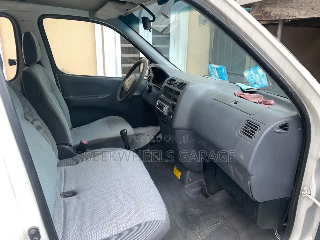 Toyota HiAce 2002 White