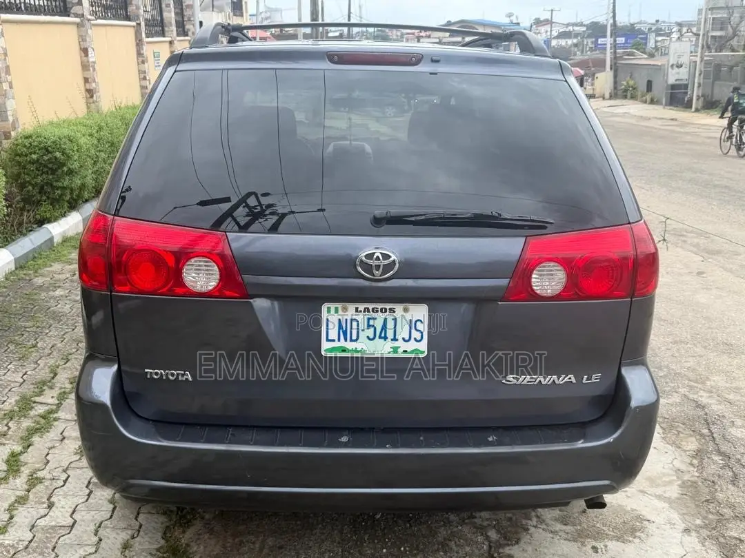 Toyota Sienna 2006 Gray