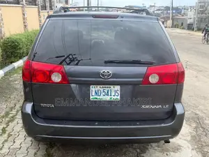 Toyota Sienna 2006 Gray