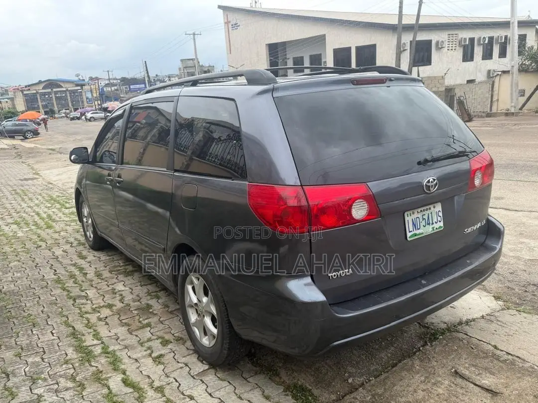 Toyota Sienna 2006 Gray