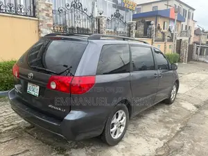 Toyota Sienna 2006 Gray