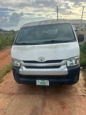 Toyota HiAce 2013 White