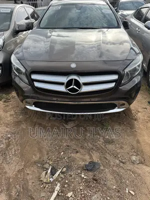 Mercedes-Benz GLA 250 2017 Brown