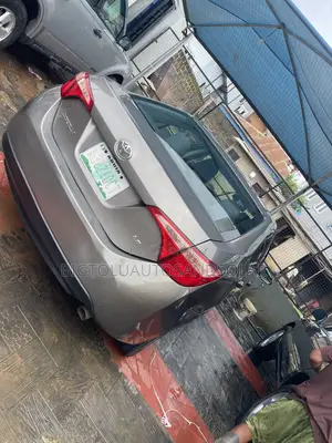 Toyota Corolla LE (1.8L 4cyl 2A) 2018 Silver