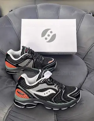 Saucony Grid Technical Runner in Black Silver