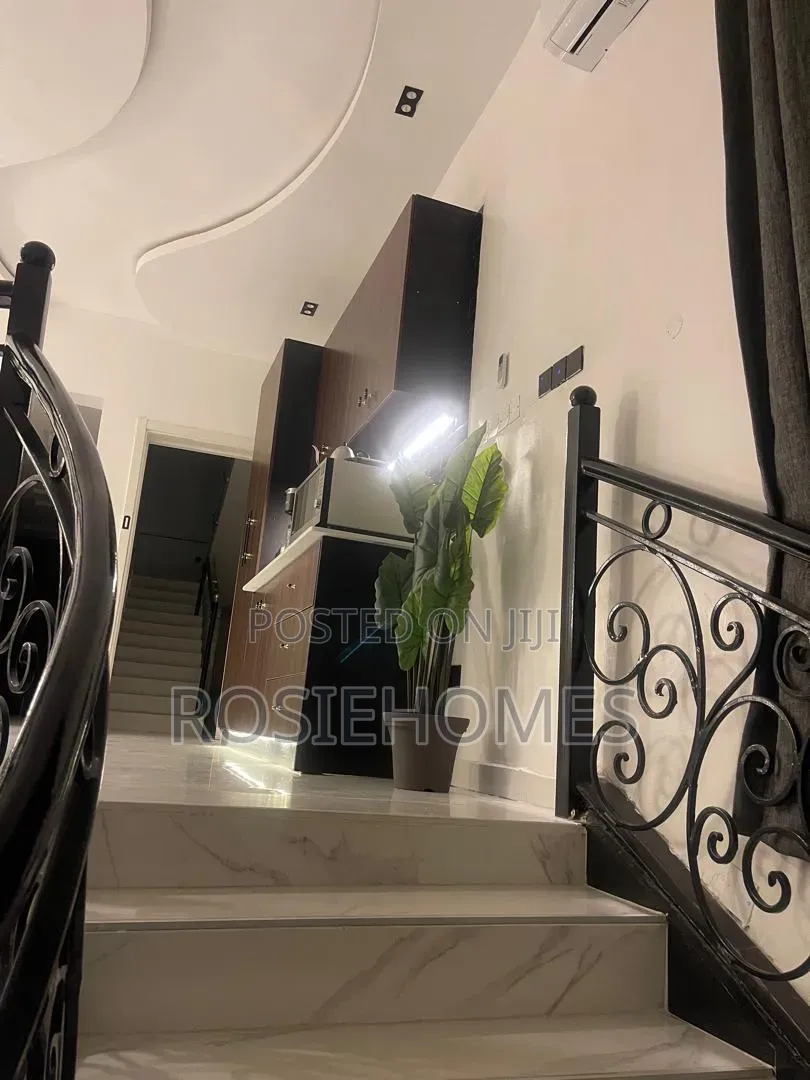 Luxury 5Bedroom Duplex
A Experience: Private Weekend