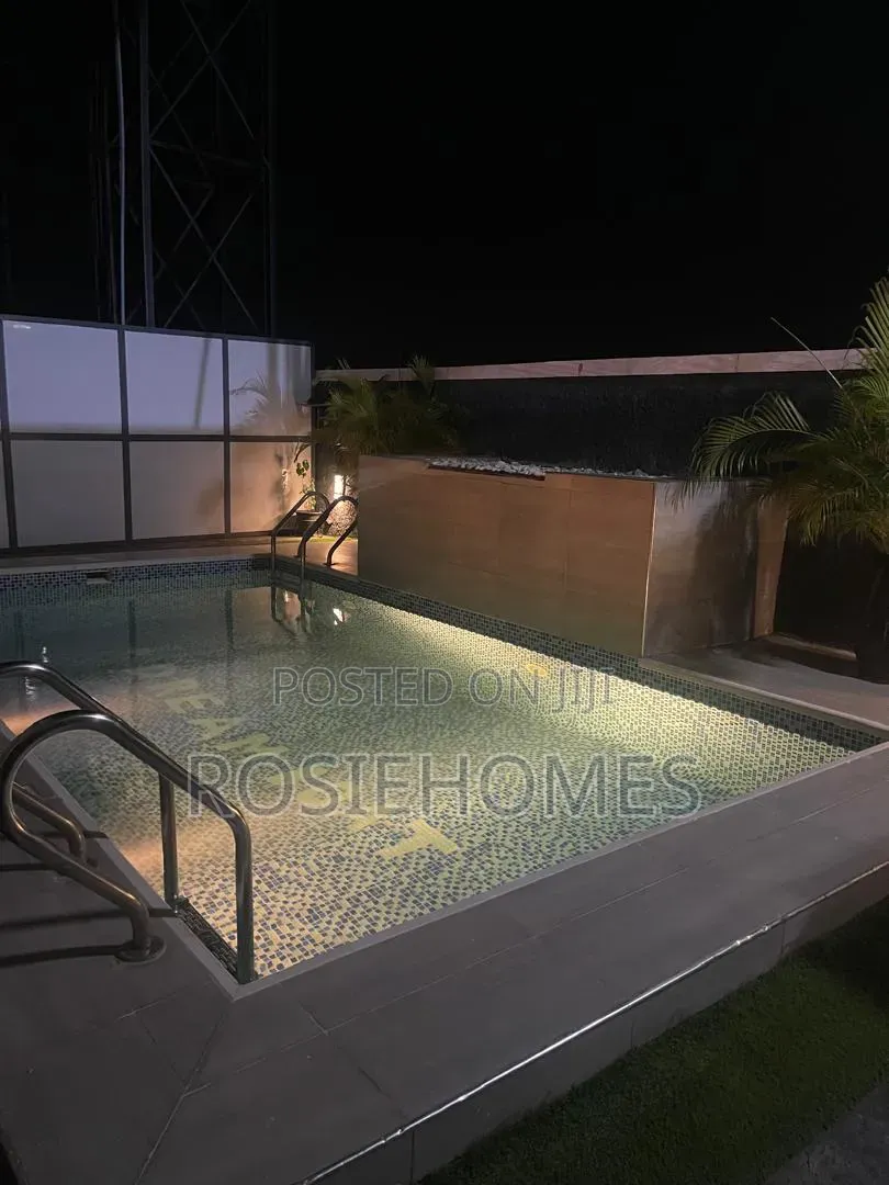 Luxury 5Bedroom Duplex
A Experience: Private Weekend