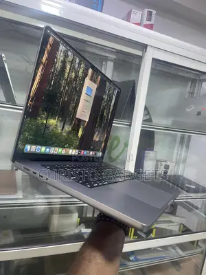 Laptop Apple MacBook Pro 2020 M1 32GB Apple M1 Pro SSD 1T