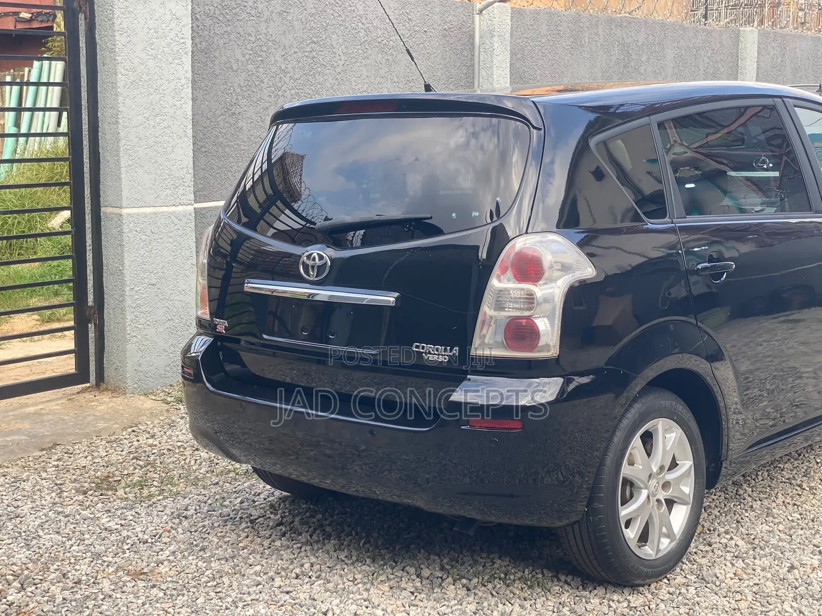 Toyota Verso 2009 Blue