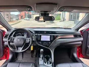 Toyota Camry SE (2.5L 4cyl 8A) 2019 Red