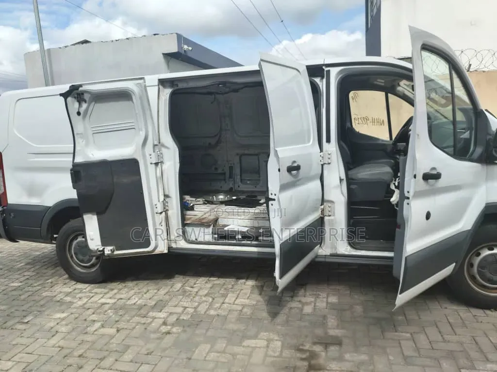 Ford Transit 2018 White