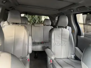Toyota Sienna 2012 Black