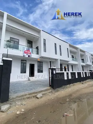 3bdrm Townhouse/Terrace in Dkk, Sangotedo for sale