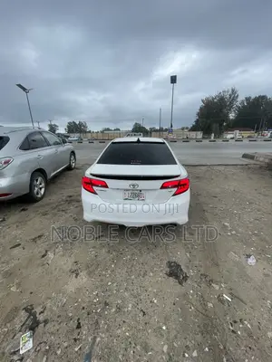 Toyota Camry SE 4dr Sedan (2.5L 4cyl 6A) 2013 White