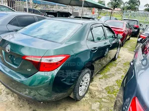 Toyota Corolla 2016 Green