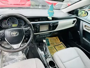 Toyota Corolla 2016 Green