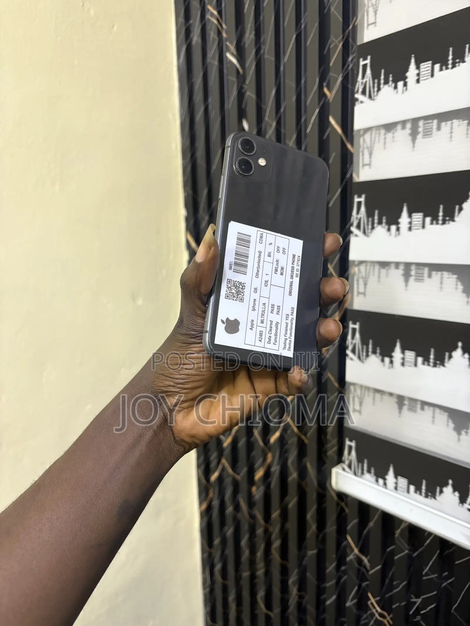New Apple iPhone 11 64 GB Black