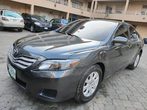 Toyota Camry LE 4dr Sedan (2.5L 4cyl 6AM) 2010 Gray