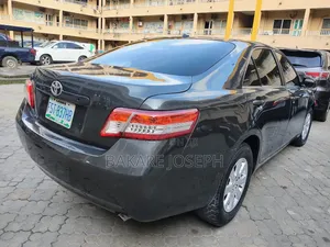 Toyota Camry LE 4dr Sedan (2.5L 4cyl 6AM) 2010 Gray