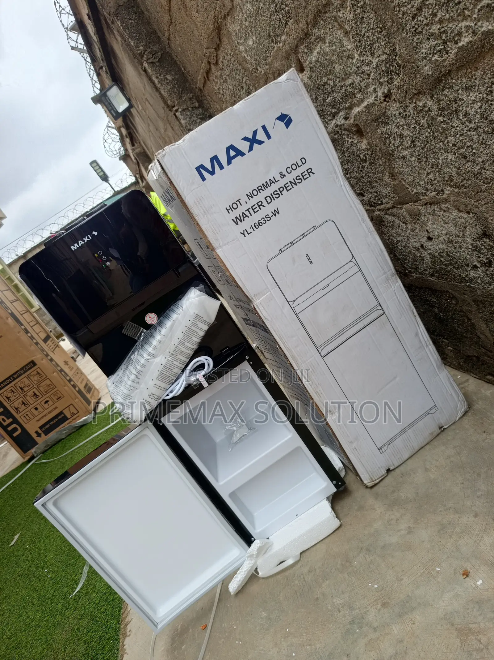 Instant Access to 3 Water Temperatures – Maxi 1663s-W