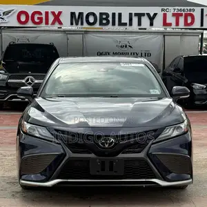 Toyota Camry XSE 2021 Blue