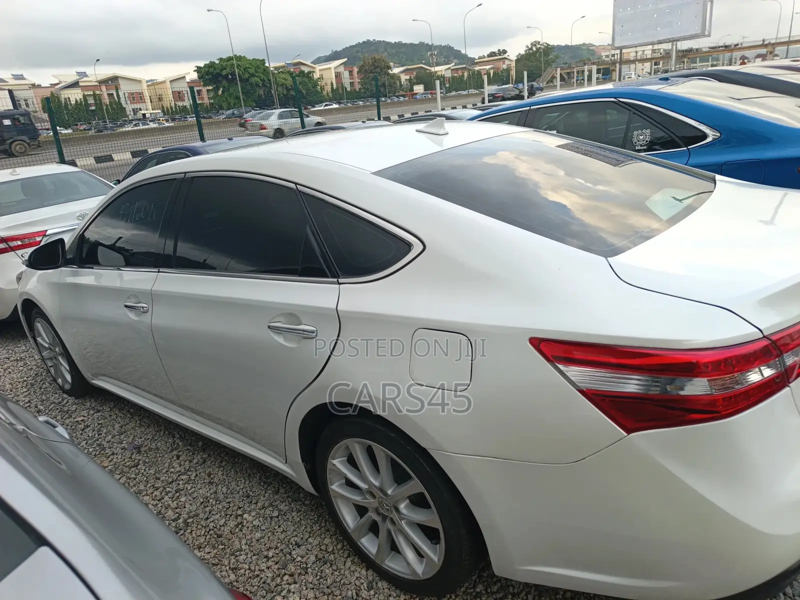 Toyota Avalon 2013 White