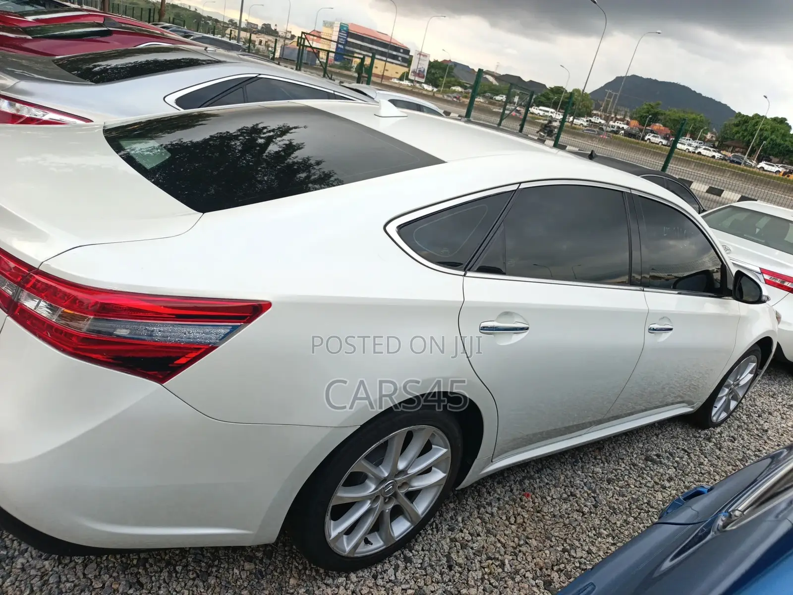 Toyota Avalon 2013 White