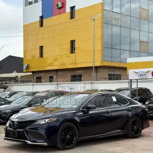 Toyota Camry XSE 2021 Blue