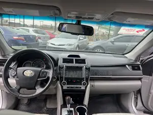 Toyota Camry XLE V6 4dr Sedan (3.5L 6cyl 6A) 2013 Silver