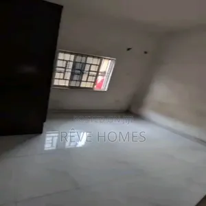 Mini Flat in CHallenge / Mushin for rent