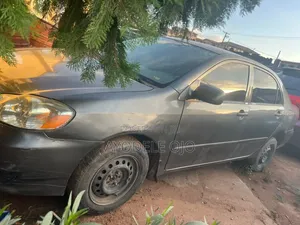 Toyota Corolla 2004 Gray