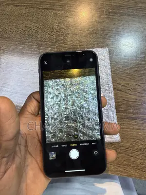 Apple iPhone 11 64 GB Black