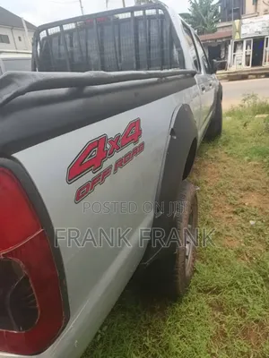 Nissan Frontier Automatic 2005 Silver