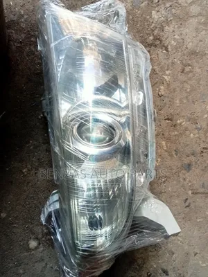 Toyota Highlander 2013 Headlight Replacement